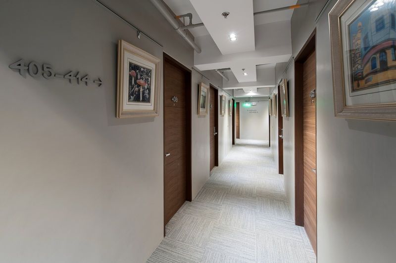 Capital O 146 Solace Hotel Makati City Exterior foto