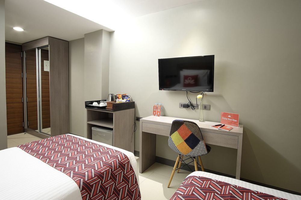 Capital O 146 Solace Hotel Makati City Exterior foto